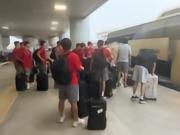 备战中乙争冠组赛事,海港B队赴韩国昌原开启为期一周的拉练